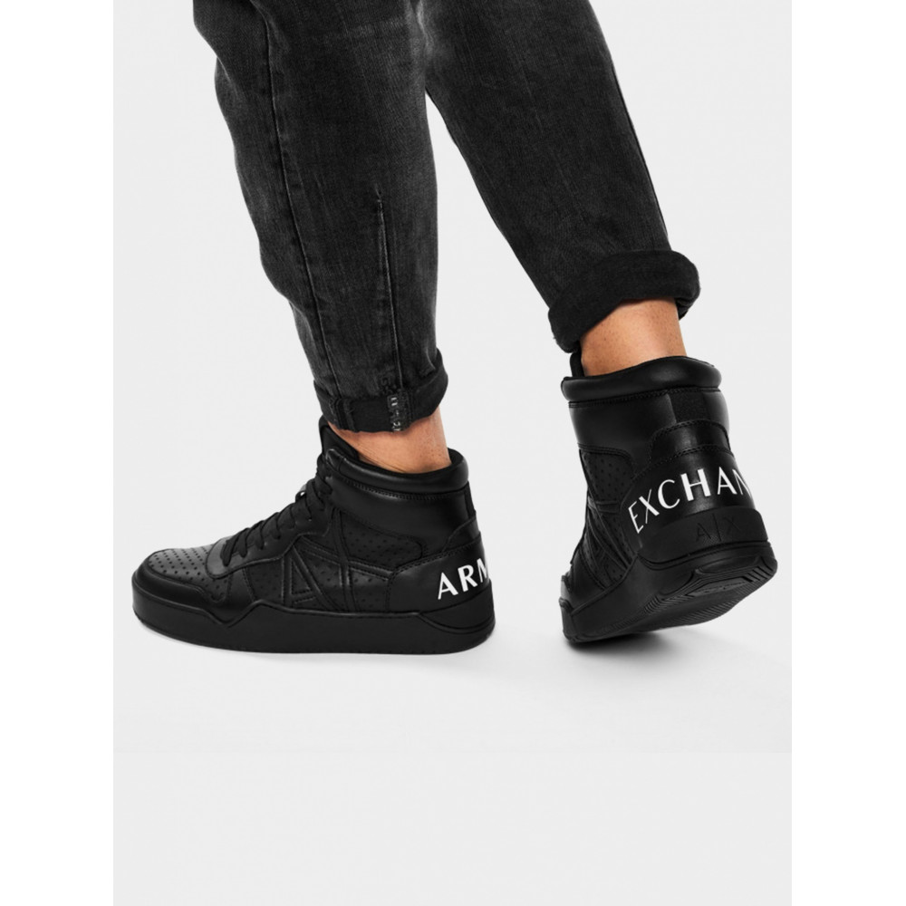 Кросівки Armani Exchange XUZ003 XCC66 КУПИТИ в 𝐒𝐏𝐎𝐑𝐓 𝐌𝐎𝐎𝐃